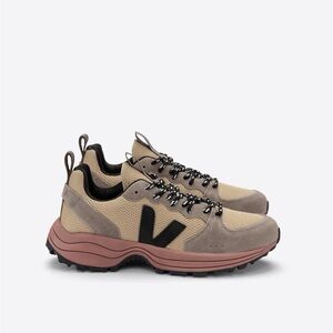 Veja Women's VENTURI ALVEOMESH DUNE BLACK Sneaker US 6
